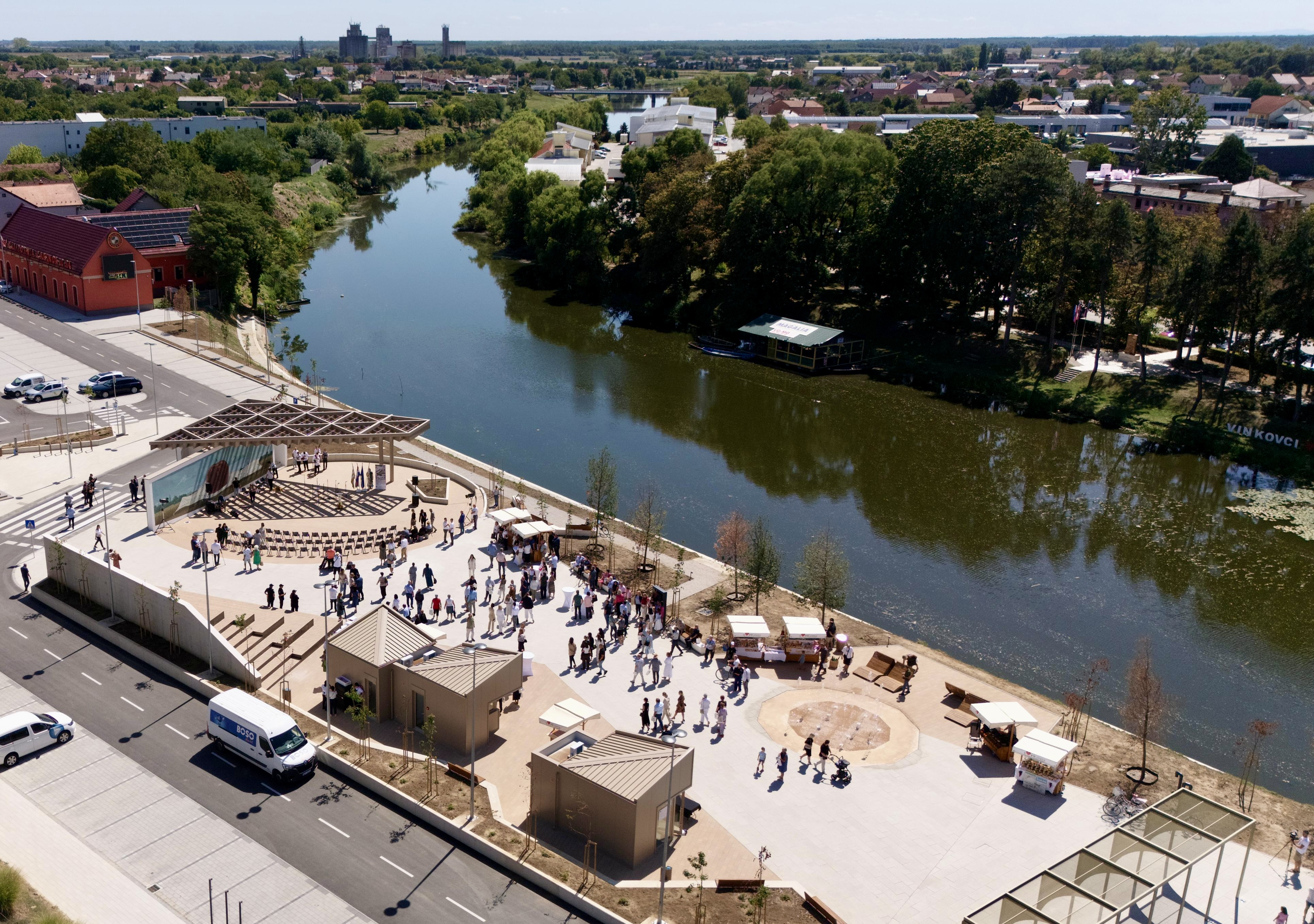 Vinkovci dobili novi Trg Vinkovačkih jeseni