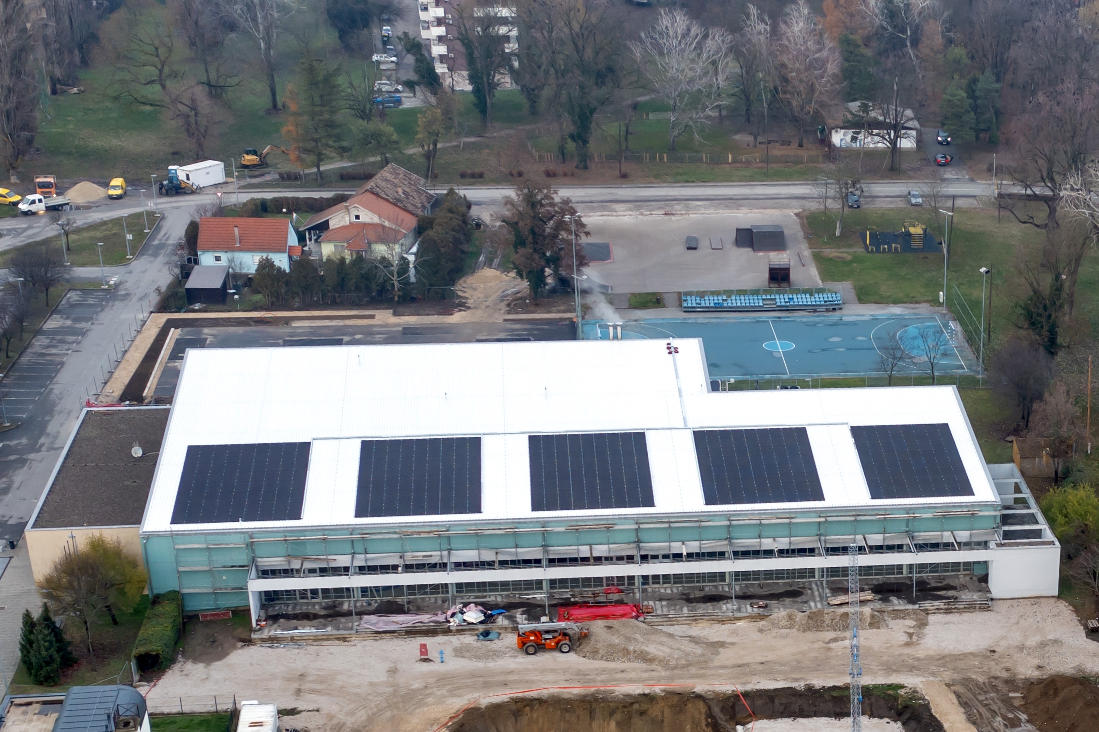 Završena energetska obnova dvoranskog plivališta Lenije